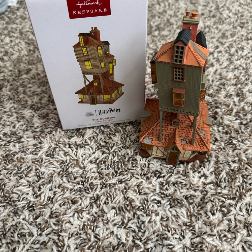 Hallmark Harry Potter The Burrow Keepsake in Brown and Orange